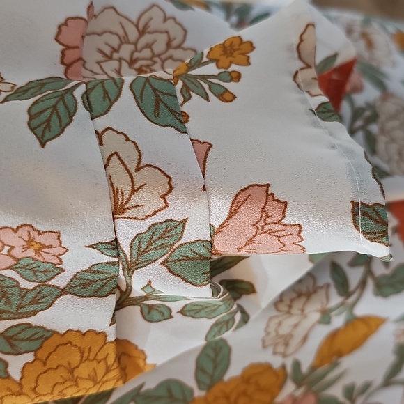 Top - Picture 4 of 16